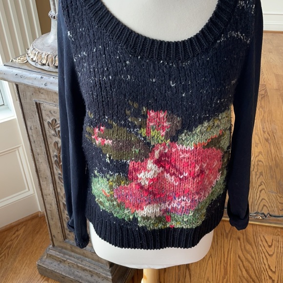 Free people sweater 🌹 - Picture 2 of 7